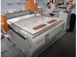 變頻器在新鄉(xiāng)某雕刻機(jī)上的應(yīng)用